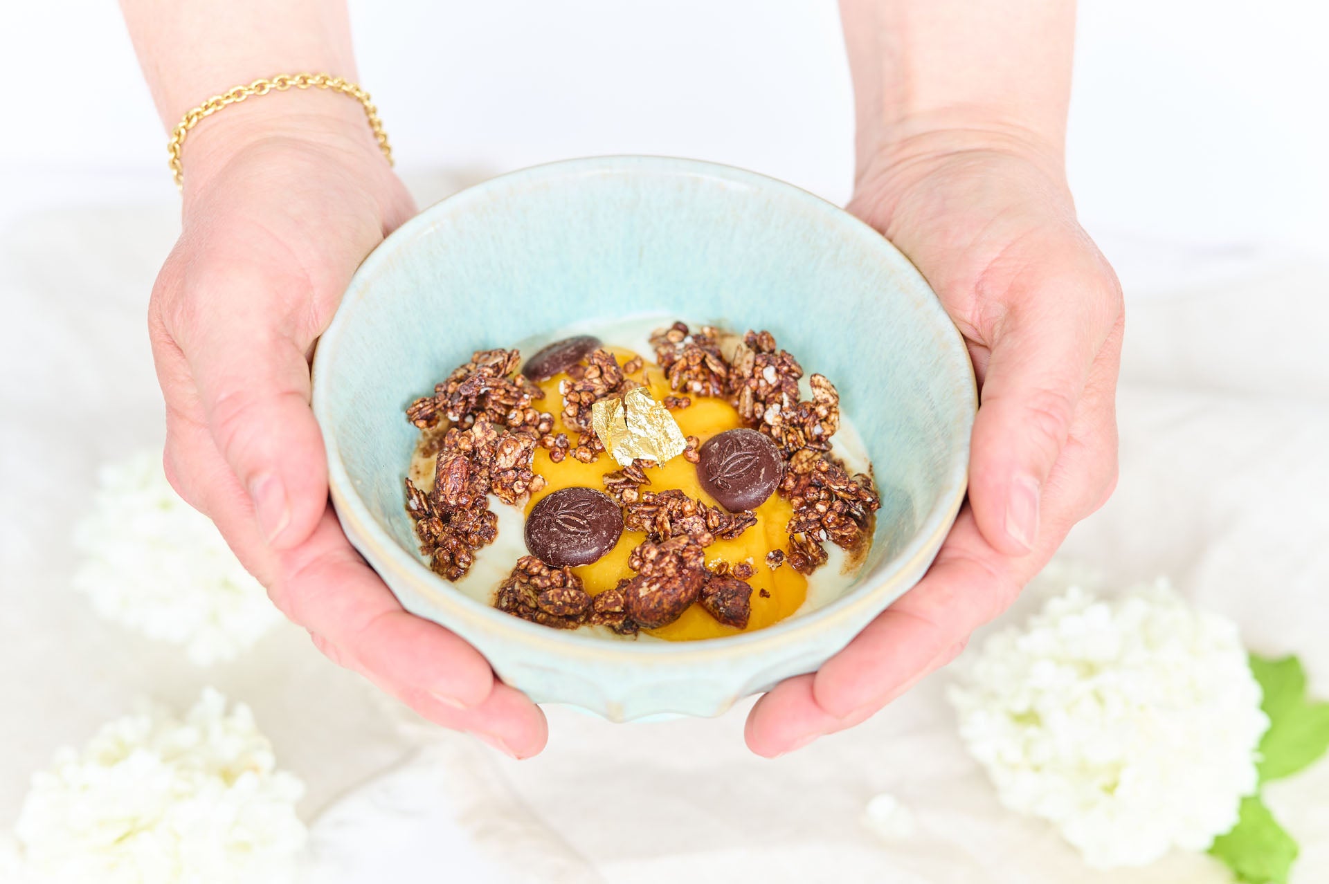 creaceres_choco_quinoa_crunch_serviervorschlag